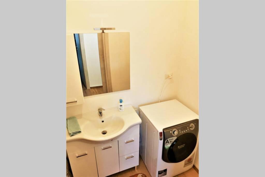 Luxus P4T Family 3 Bedroom With Pool, Tennis Court And Sauna برينديسي المظهر الخارجي الصورة