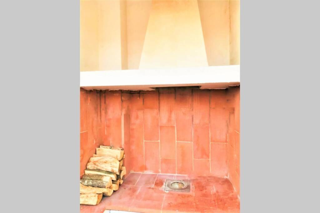 Luxus P4T Family 3 Bedroom With Pool, Tennis Court And Sauna برينديسي المظهر الخارجي الصورة