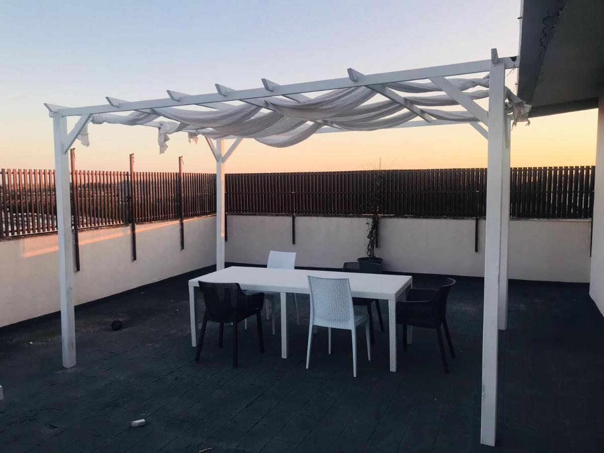 Luxus P4T Family 3 Bedroom With Pool, Tennis Court And Sauna برينديسي المظهر الخارجي الصورة
