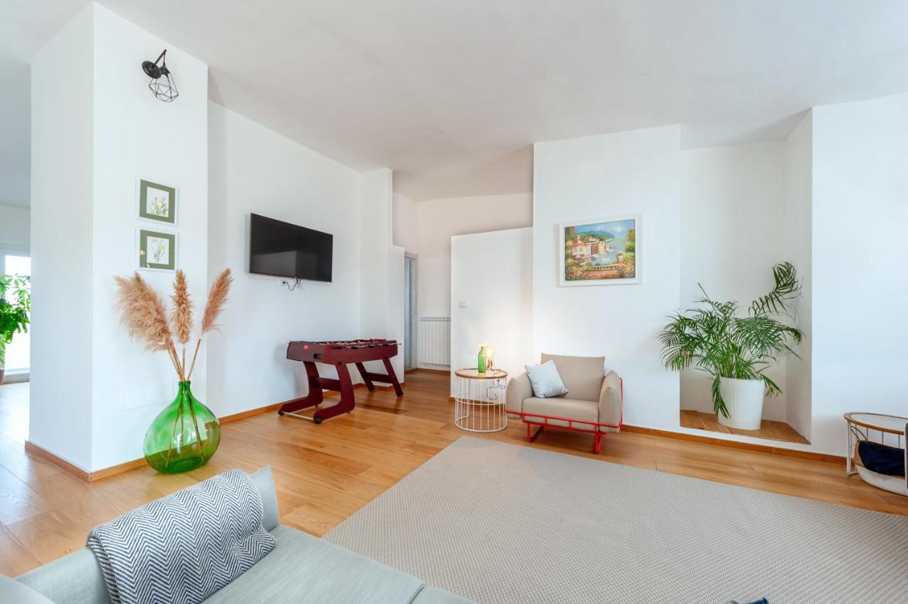Luxus P4T Family 3 Bedroom With Pool, Tennis Court And Sauna برينديسي المظهر الخارجي الصورة