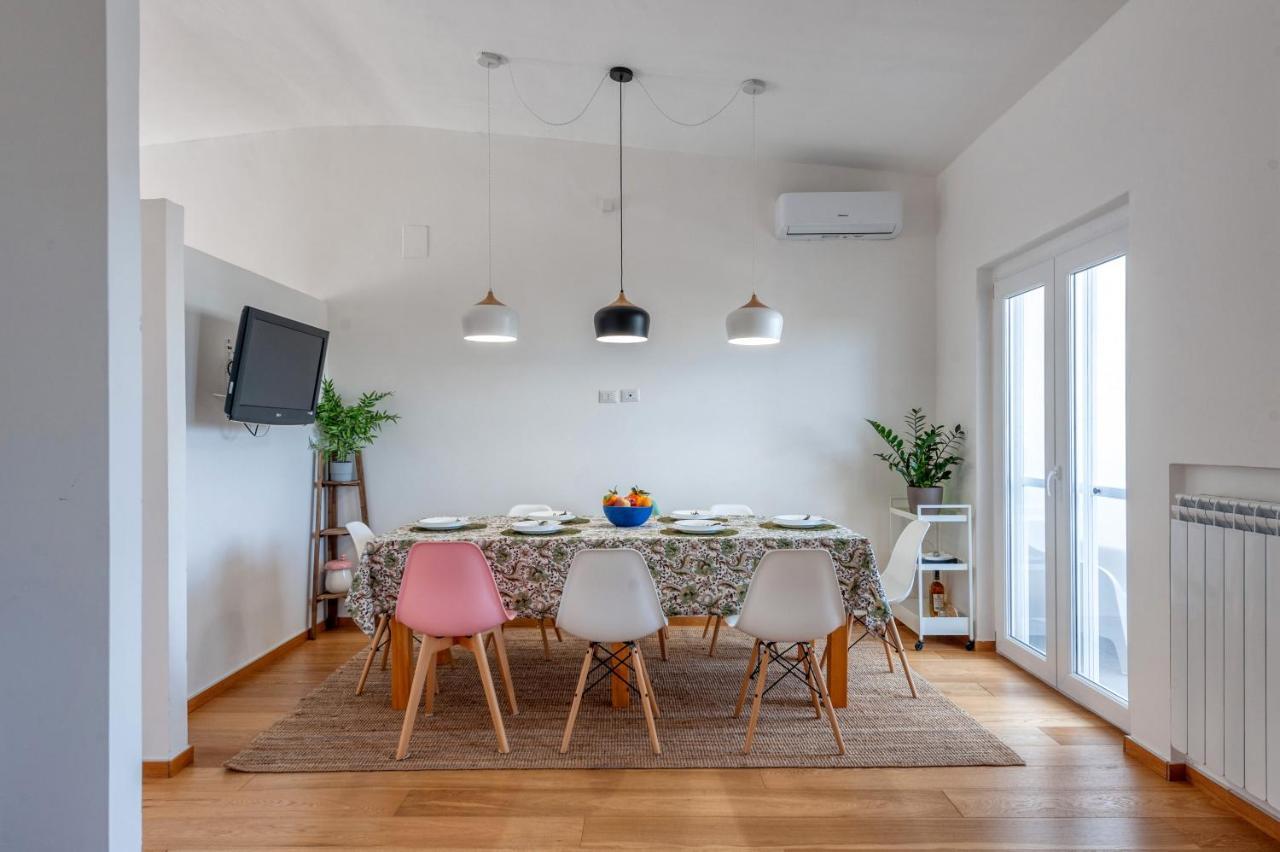 Luxus P4T Family 3 Bedroom With Pool, Tennis Court And Sauna برينديسي المظهر الخارجي الصورة