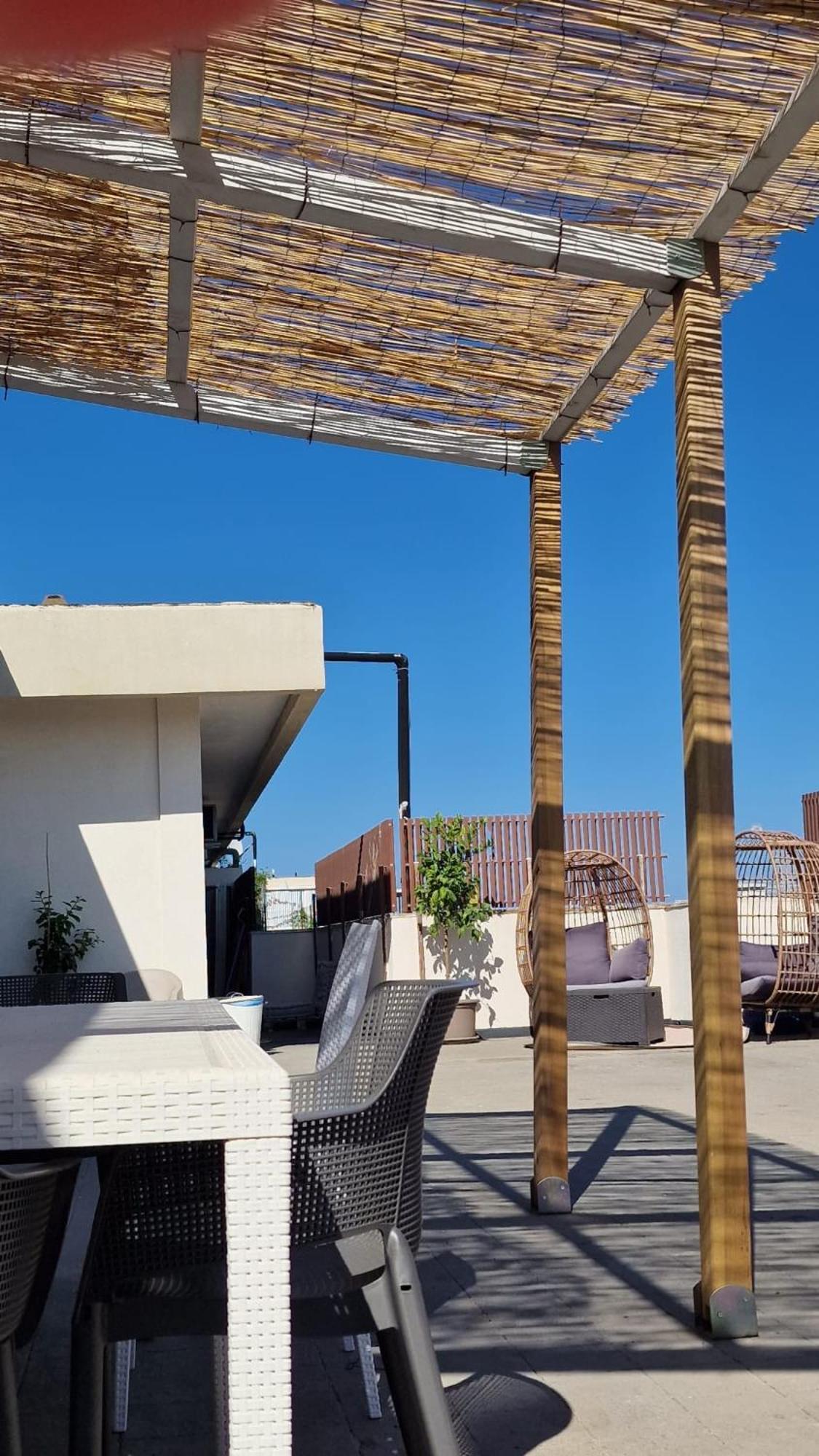 Luxus P4T Family 3 Bedroom With Pool, Tennis Court And Sauna برينديسي المظهر الخارجي الصورة